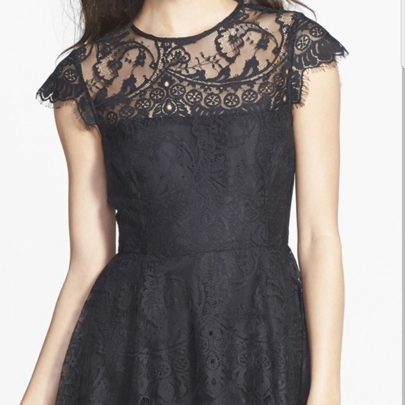 NWT Rhianna Open Back Lace Fit & Flare Cocktail Dr - Picture 2 of 8